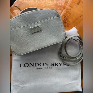 London Skye Top Handle Crossbody Purse Bag Light Grey Vegan Dust Bag NEW